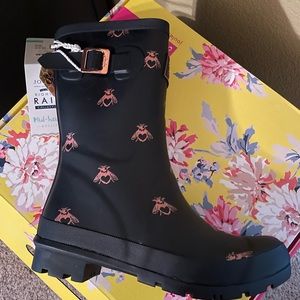 New Joules Mollywelly black bee rain boots. Size 8